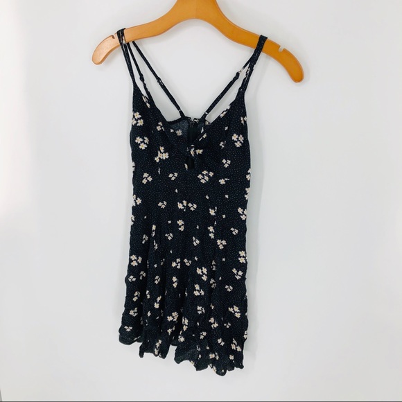 American Eagles Outfitters Daisy Strappy Dress - Picture 6 of 13